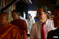 Dr. Soth Plai Ngarm, was born in Battambang province and became a child soldier during the Khmer Rouge regime. He is now an active international peace activist and founder of the Cambodia Peace Gallery. (Rithy Odom/VOA Khmer)