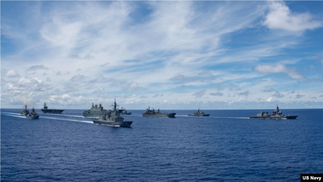 美澳日三国海军在菲律宾海举行联合军演（美国太平洋舰队2020年7月21日照片）