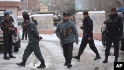 Службовці поліції на місці атаки біля будинку Верховного суду в Кабулі