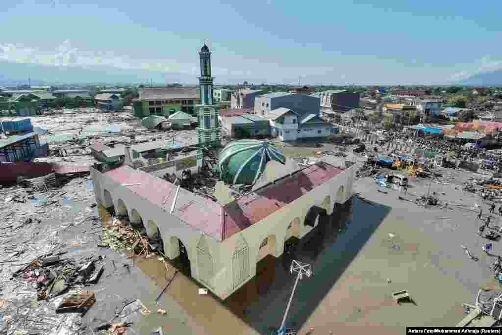 An aerial view of the Baiturrahman mosque, which was hit by a tsunami after a quake in West Palu, Central Sulawesi, Indonesia, Sept. 30, 2018.
