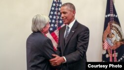 Syrian refugee Refaai Hamo shakes hands with President Barack Obama on Jan. 12, 2016, at the State of the Union speech. (Courtesy of Brandon Stanton, Humans of New York)