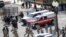 Des membres de la Garde nationale patrouillent au Capitole américain entoure après un incident qui a entraîné la mort d'un policier à Washington, États-Unis, le 2 avril 2021.
