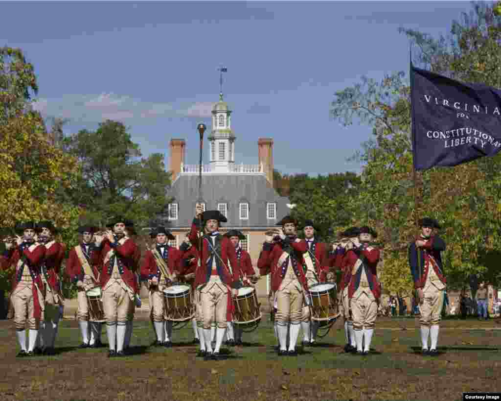 Fifes and Drums of Colonial Williamsburg in front of the Governor’s Palace. (Courtesy Colonial Williamsburg Foundation) 