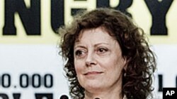 Actress Susan Sarandon addresses the Plenary following her nomination as FAO Goodwill Ambassador by FAO Director-General Jacques Diouf at the World Food Day Ceremony in Rome, Italy. (October 2010)