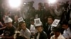 港媒抗议警察针对记者暴力 警方取消记者会
