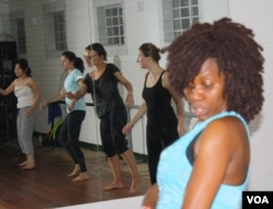 Ephraim's current dance classes are attended by expatriates in Johannesburg. (Photo: Darren Taylor for VOA)