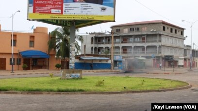 Un carrefour à Lomé, Togo, 19 octobre 2017. (VOA/Kayi Lawson)