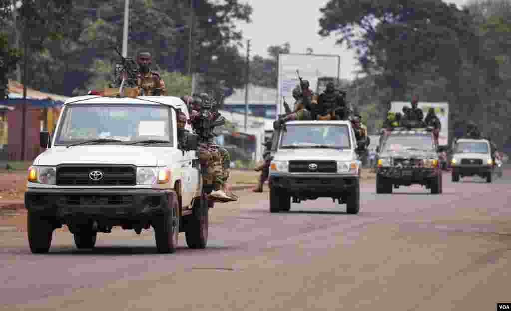 A convoy of Seleka soldiers patrol in Bangui, Central African Republic, Dec. 6, 2013. 