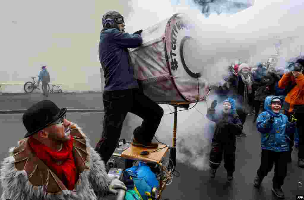 Clowns and mimes perform in Saint Petersburg, Russia, to mark the upcoming April Fools&#39; Day.