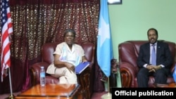 Madaxweyne Xasan iyo Ambassador Linda