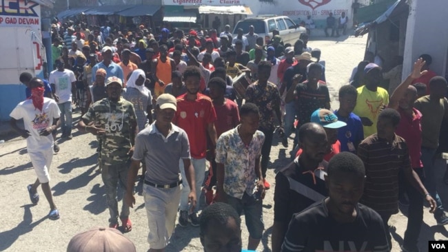 Manifestantes cumplen cuatro días consecutivos de protestas en Haití.