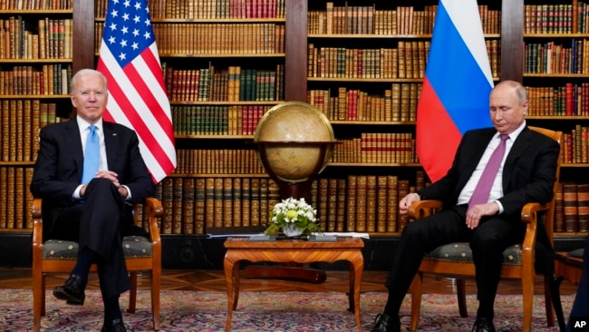 Tổng thống Mỹ Joe Biden gặp mặt Tổng thống Nga Vladimir Putin hôm 16/6 tại Geneva, Thuỵ Sỹ, trong cuộc họp đầu tiên của hai nhà lãnh đạo kể từ khi ông Biden nhậm chức hồi tháng 1.