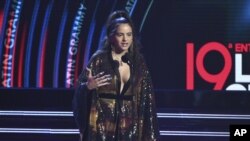 La cantante española Rosalía recibió el premio a la Mejor Interpretación Urbana/fusión, por el tema "Malamente".