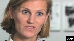 Moli Donovan, kustoskinja izložbe u Nacionalnoj umetničkoj galeriji