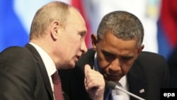 Президент Росії Володимир Путін (ліворуч) і президент США Барак Обама