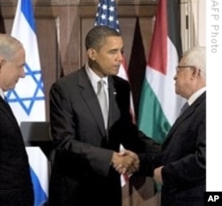 Le président Obama, le Premier ministre israélien Benjamin Netanyahu et le président de l'Autorité palestinienne Mahmoud Abbas (Archives)