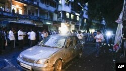 21 νεκροί από εκρήξεις βομβών στο Μουμπάι
