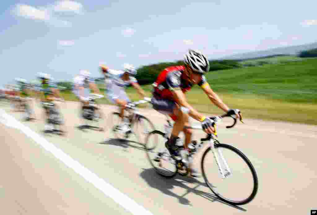 10 juillet 2010 : Lance Armstrong dans le peloton lors de son dernier Tour de France.
