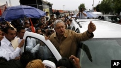 El candidato de la izquierda, Andrés Manuel López Obrador, sigue con de gira por todo México.