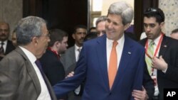 John Kerry à son arrivée en Egypte (AP)