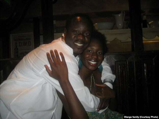 Alfred Olango and his sister Victoria.