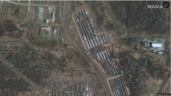 Фотография района Ельни в Смоленской области сделана со спутника 1 ноября 2021. Это российское военное наращивание после российско-белорусских учений «Запад-2021»