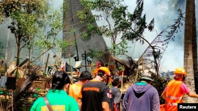 Pesawat Militer Filipina Jatuh 29 Tewas 50 Selamat