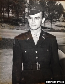 Military photo of First Lieutenant Joe Meador (date unknown)