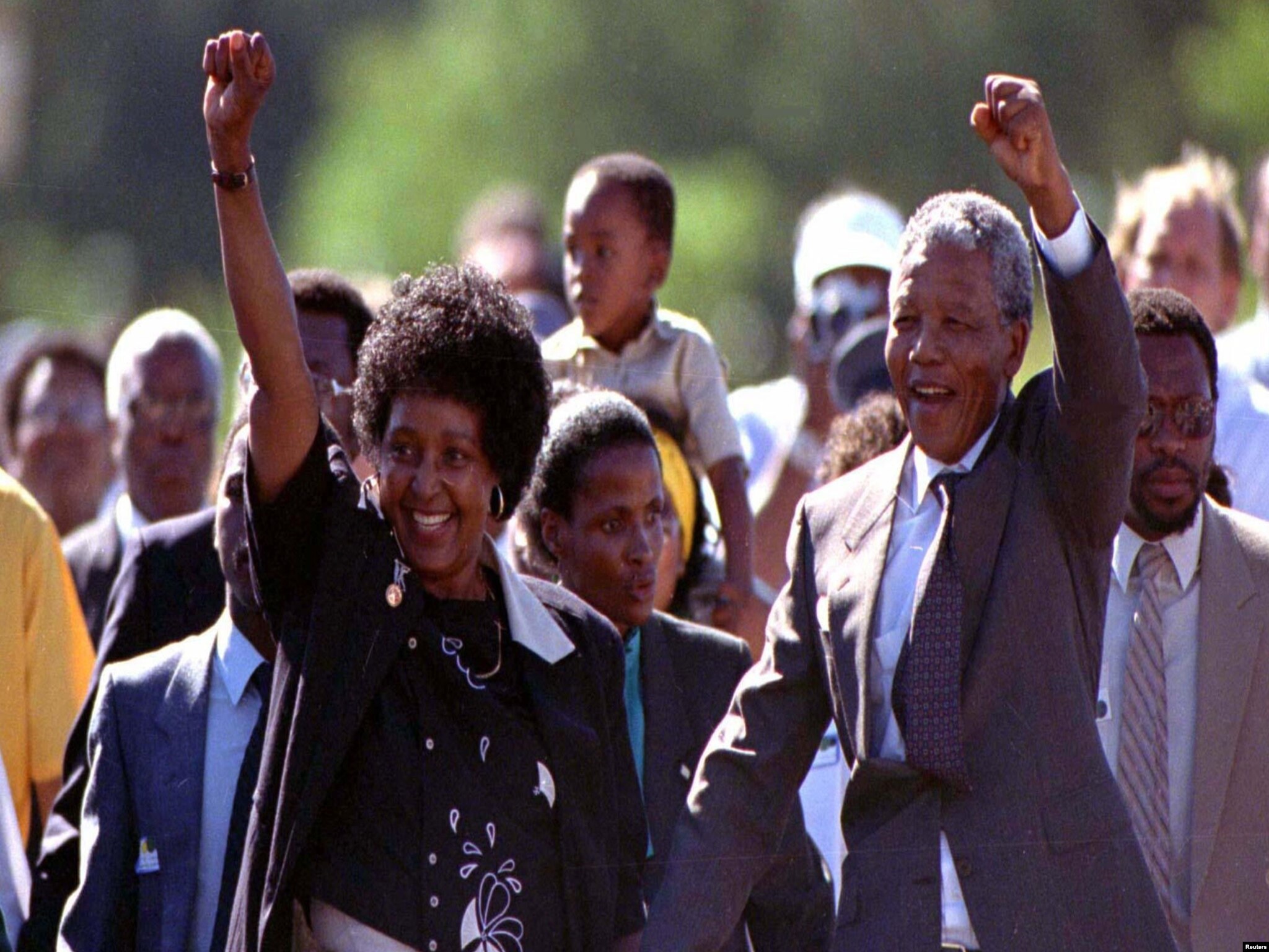 South Africa, World Mourn 'Giant for Justice' Mandela