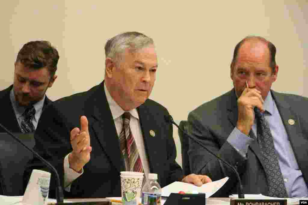 Congressman Dana Rohrabacher spoke at the open hearing on &ldquo;Cambodia&#39;s Descent: Policies to Support Democracy and Human Rights&rdquo; on Tuesday December 12, 2017 at the Rayburn House Office Building. (Sreng Leakhena/VOA Khmer)&nbsp;