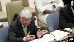 Hervé Ladsous, Under-Secretary-General for Peacekeeping Operations, presents to the Security Council the Secretary-General's report on the situation in Abyei, Sudan, October 6, 2011.
