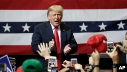 Presiden Amerika Serikat, Donald TRump, saat berkampanye di Chattanooga, Tennesse, 4 November 2018. 
