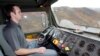 پبلک ہائی وے پر خودکار فوجی ٹرک چلانے کا تجربہ