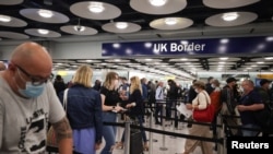 英国伦敦希思罗国际机场5号航站楼的入境审查处（2021年6月29日）