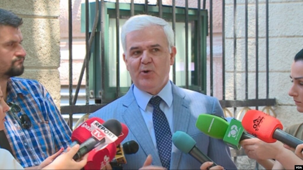 Xhafaj hedh poshtë akuzat për të kaluarën e tij