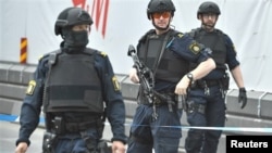 De acuerdo al primer ministro sueco, Stefan Lofven, todo indica que se trató de un "ataque terrorista" e informó que hay una persona detenida.