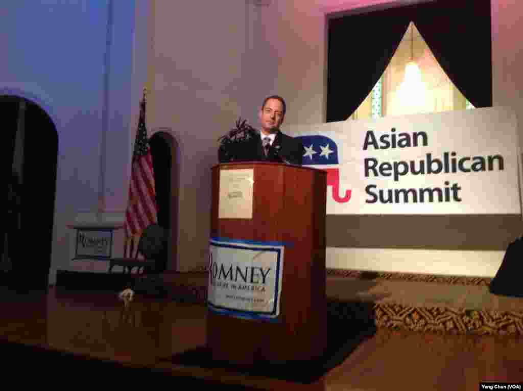 共和党全国委员会主席普瑞布斯向亚裔讲话