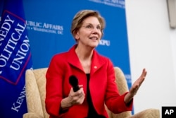 Elizabeth Warren fue una de las primeras en viajar a los primeros estados que participan en las primarias Iowa y New Hampshire.