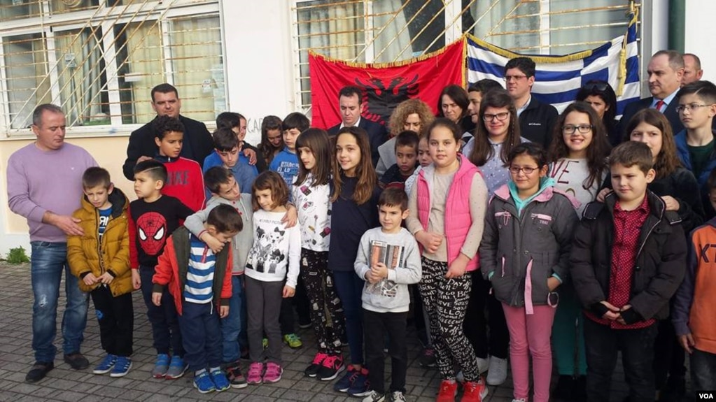 Debate për mësimin e shqipes nga fëmijët e emigrantëve në Kretë 28 janar, 2018 Raimond Kola
