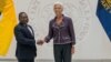 Filipe Nyusi, Presidente de Moçambique, e Christine Lagarde, directora-geral do FMI, em Washington, em Setembro. 