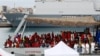Après les secours en mer de migrants, la fragile routine de l'accueil en Italie