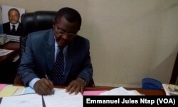 Le proviseur du lycée bilingue de Yaoundé, au Cameroun, le 21 septembre 2017. (VOA/Emmanuel Jules Ntap)