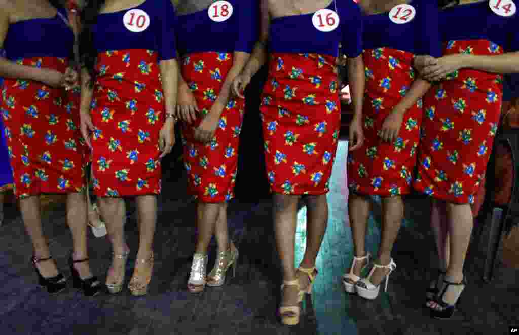 Nepalese transgenders prepare to participate in the Miss Pink pageant in Kathmandu, Nepal. The pageant was organized to mark International Day Against Homophobia, Transphobia and Biphobia.