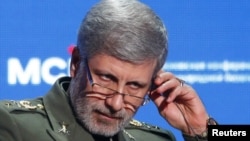 ایرانی وزیر دفاع امیر حاتمی (فائل)