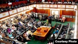 Le Parlement ougandais en pleine session.