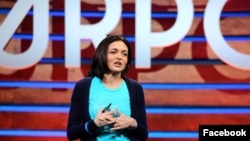 Giám đốc Điều hành Facebook Sheryl Sandberg.