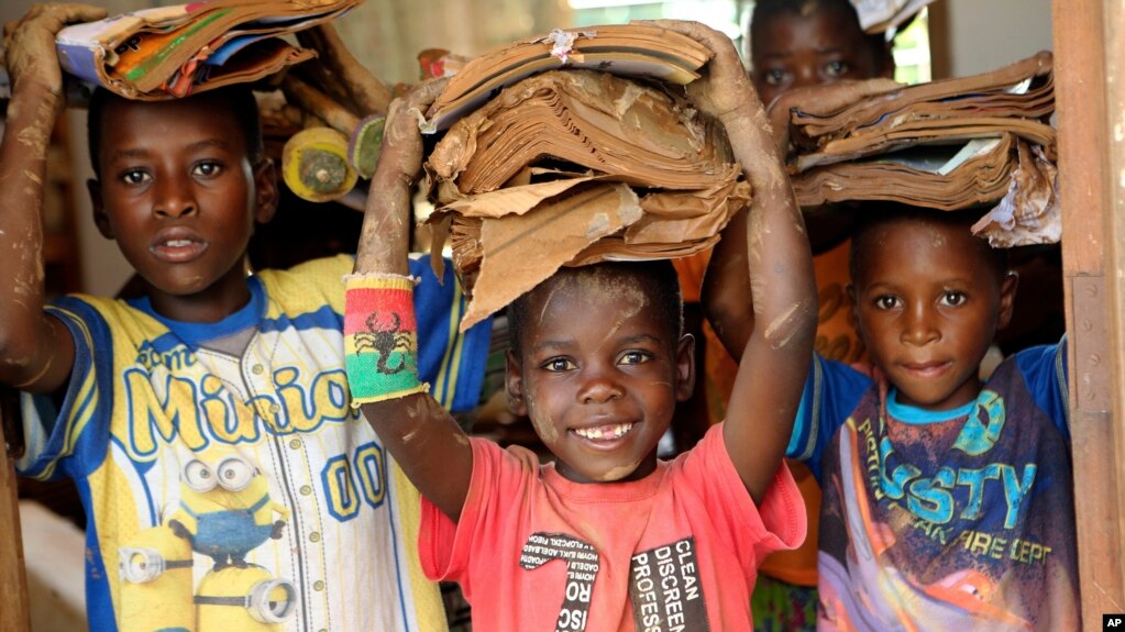 Crianças atingidas pelo ciclone Idai, Sofala, Moçambique.