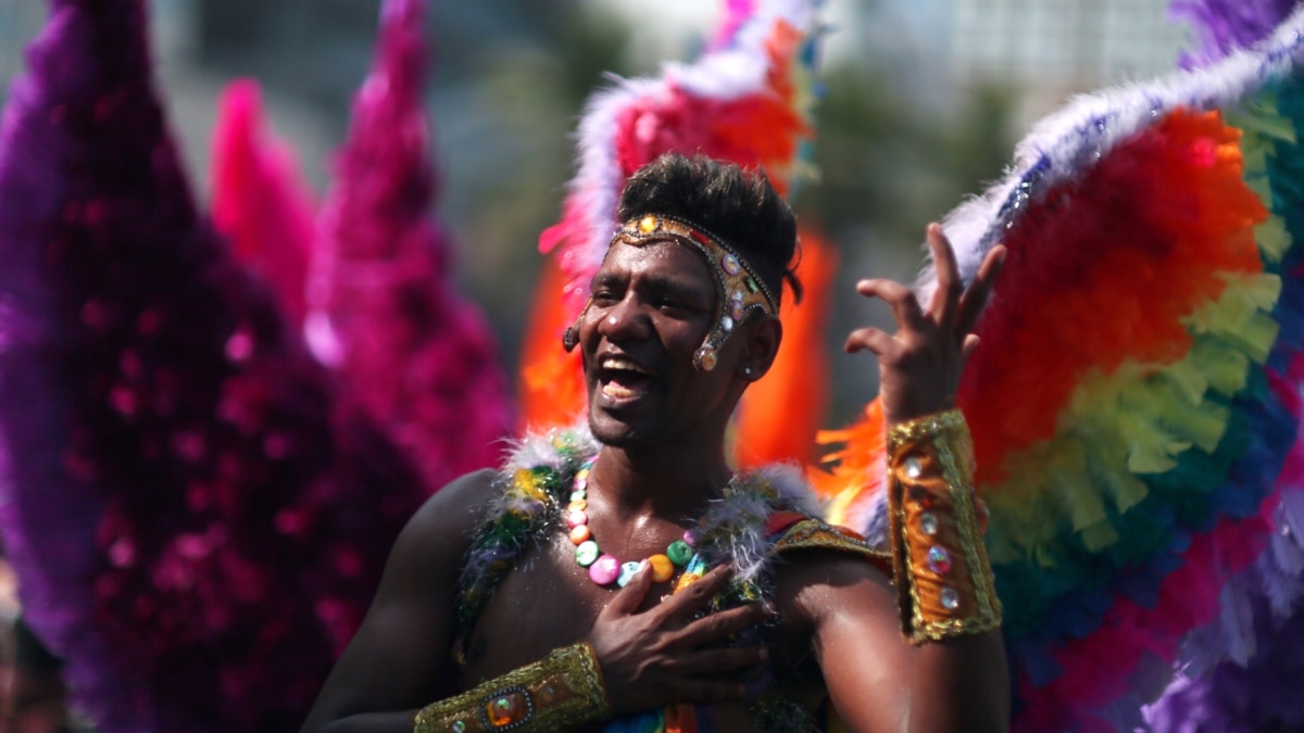 Thousands Participate in Rio de Janeiro Gay Pride March