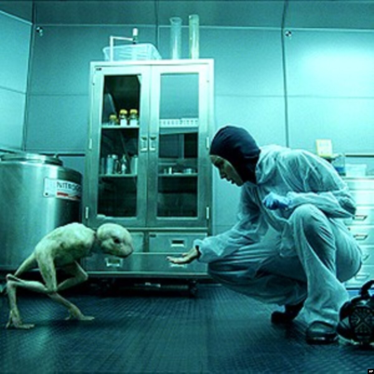 Cloning Experiment Has Dangerous in 'Splice'