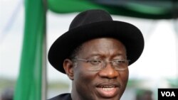 Pemerintahan Presiden Goodluck Jonathan ingin memulihkan disiplin di kalangan PNS di Abuja.
